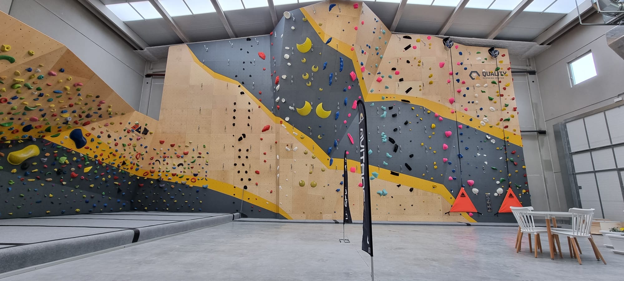 zona vias quality climbing center para poder escalar en cantabria rocodromo